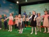 Lasteaialapsed salvestavad tantsuseadet laulule „Vaata-kuula karukest“